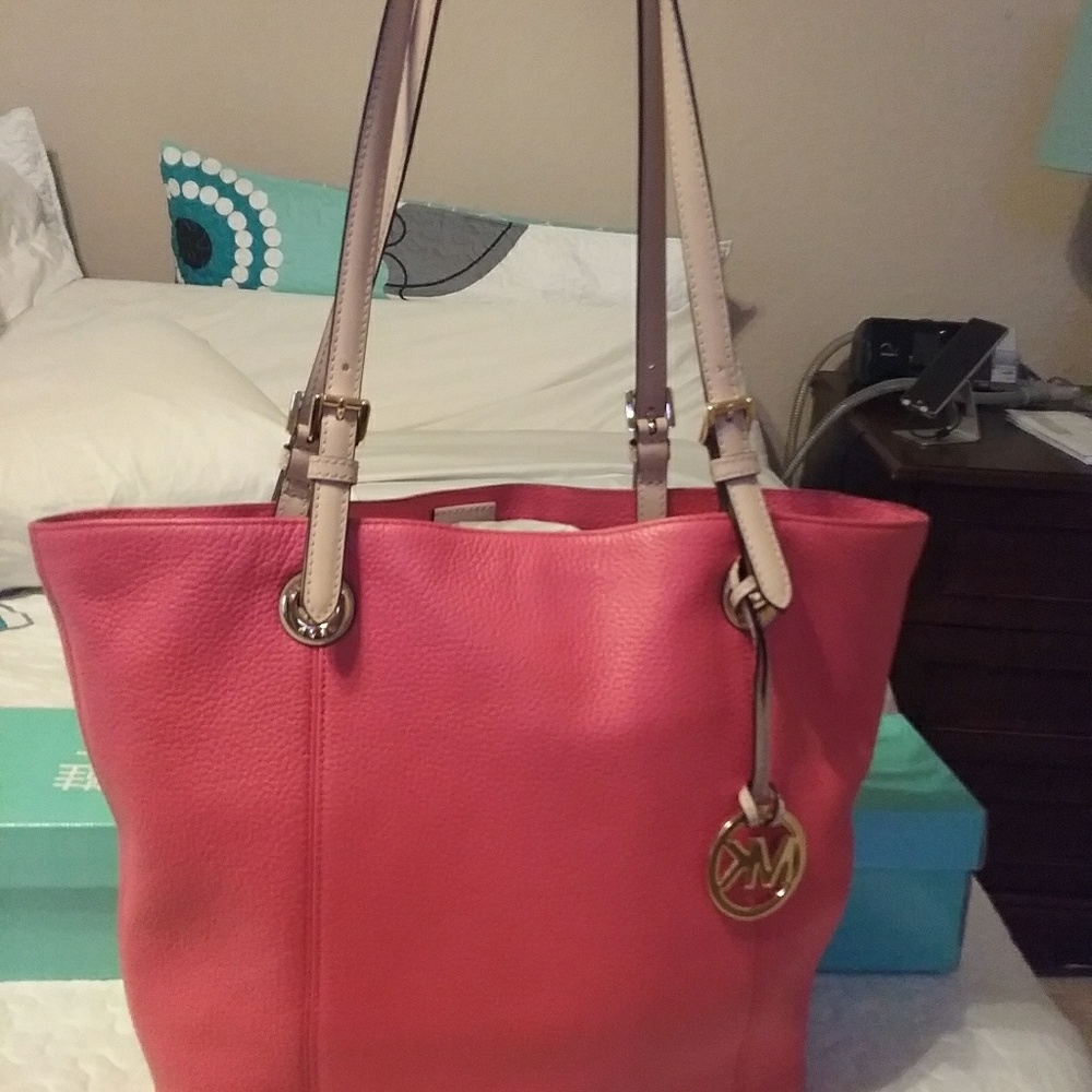 Michael Kors Authentic